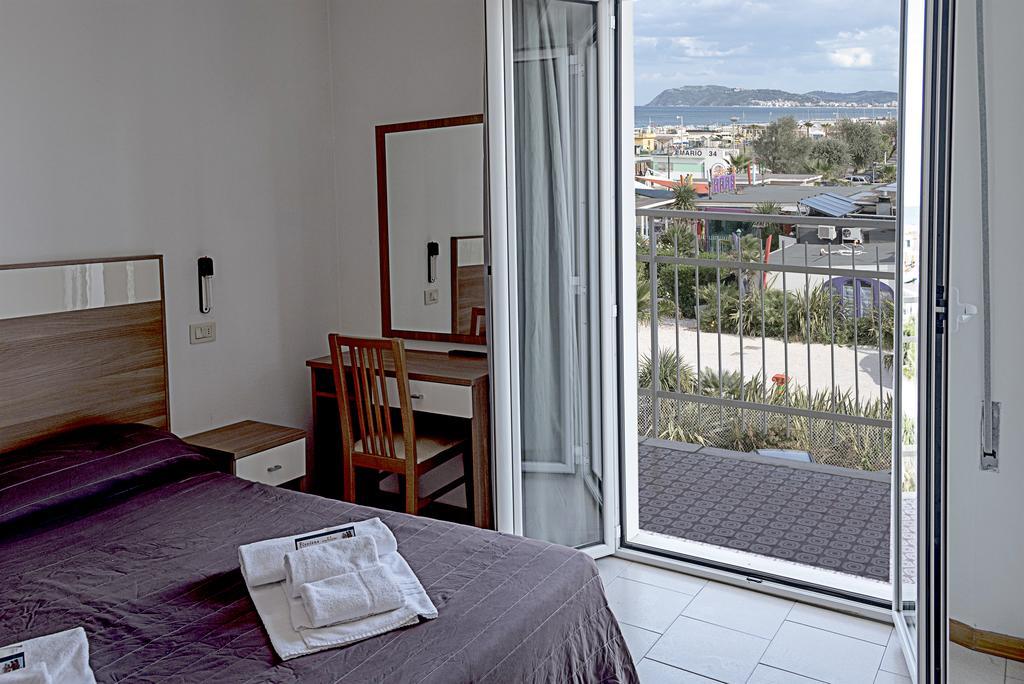 Hotel Vela D'Oro 리치오네 외부 사진